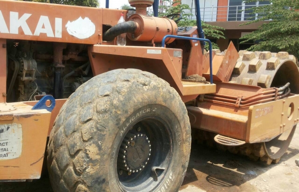 ขายด่วนครับ รถบด 2 ล้อเหล็กหนาม SAKAI รถสวยพร้อมใช้งาน ครับ