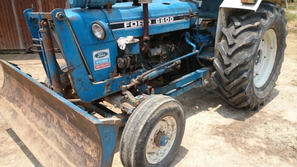 ขายรถไถฟอร์ด รวงข้าว 4 สูบ  พร้อมผานดันหน้า ผาน7