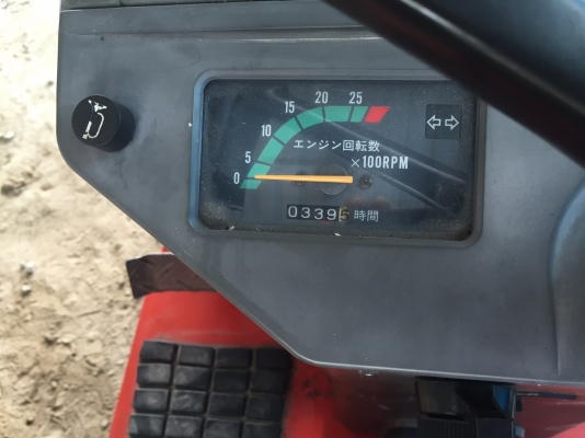 ขายรถไถนั่งขับ ขับเคลื่อน4ล้อ (4WD)เก่าญี่ปุ่นยี่ห้อยันม่าร์รุ่นke-2ขนาด12.5แรงม้าสภาพสวยมากๆใช้มาแค่300กว่าชั่วโมง