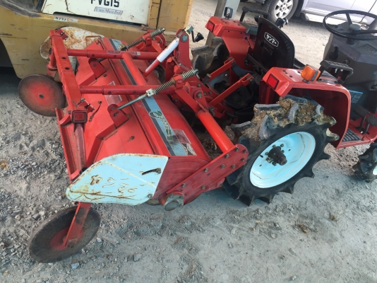 ขายรถไถนั่งขับ ขับเคลื่อน4ล้อ (4WD)เก่าญี่ปุ่นยี่ห้อยันม่าร์รุ่นke-2ขนาด12.5แรงม้าสภาพสวยมากๆใช้มาแค่300กว่าชั่วโมง