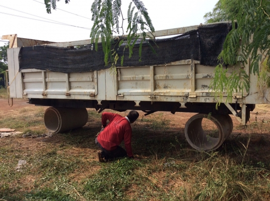 ขายกะบะเหล็ก 10ล้อดั้ม สภาพดี สีไม่สวย (ถอดลงจาก  มิตซูไอ้หลง) ยาว6ม.พร้อม กระบอกดั้มและอุปกรณ์  ราคา95,000 บาท ศุภากร 081-1903107, 081-4252943