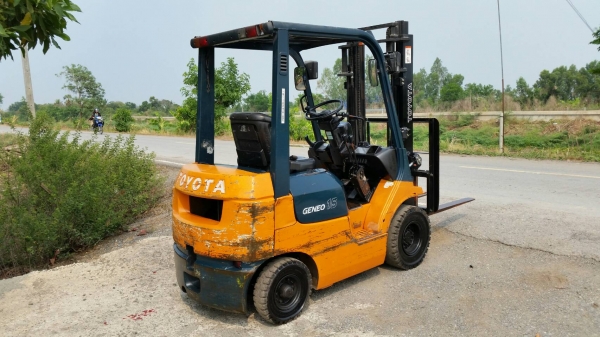 ขายด่วนรถยก TOYOTA 7FG15ยก1.5ตันเสาสูง3เมตรยางตัน4เส้นรถนอกยังไม่เคยใช้งานในเมืองไทยเลย=รุ่นใหม่ขายถูกๆๆ