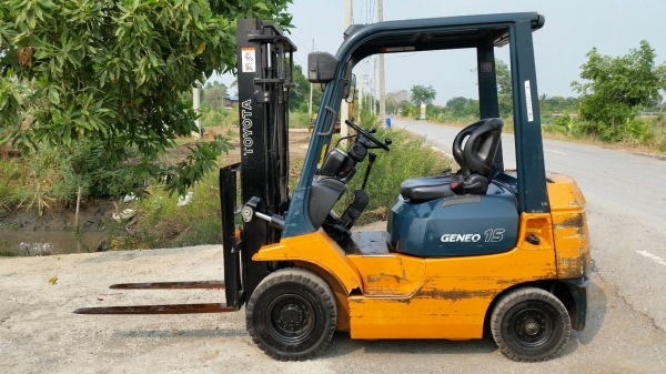 ขายด่วนรถยก TOYOTA 7FG15ยก1.5ตันเสาสูง3เมตรยางตัน4เส้นรถนอกยังไม่เคยใช้งานในเมืองไทยเลย=รุ่นใหม่ขายถูกๆๆ