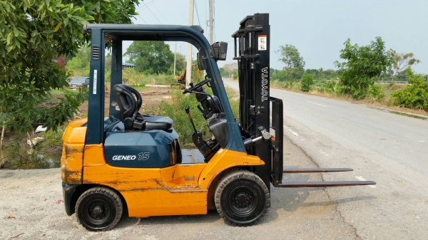 ขายด่วนรถยก TOYOTA 7FG15ยก1.5ตันเสาสูง3เมตรยางตัน4เส้นรถนอกยังไม่เคยใช้งานในเมืองไทยเลย=รุ่นใหม่ขายถูกๆๆ