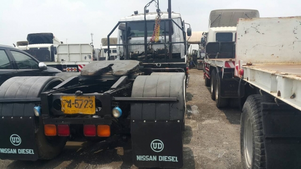 ขายหัวลากนิสสัน2เพลา320แรงรถห้าง