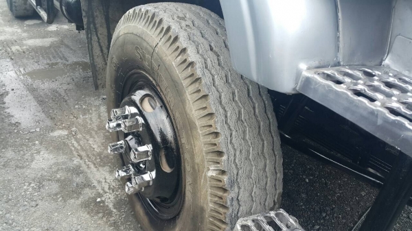 ขายหัวลากนิสสัน2เพลา320แรงรถห้าง