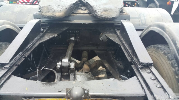 ขายหัวลากนิสสัน2เพลา320แรงรถห้าง