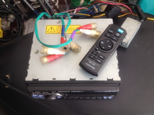 ALPINE CDA 9815 J CD MP3 รุ่นใหญ่ปรีเอ้า3ชุด เก่าญี่ปุ่นสภาพสวยรีโม้ตครบ