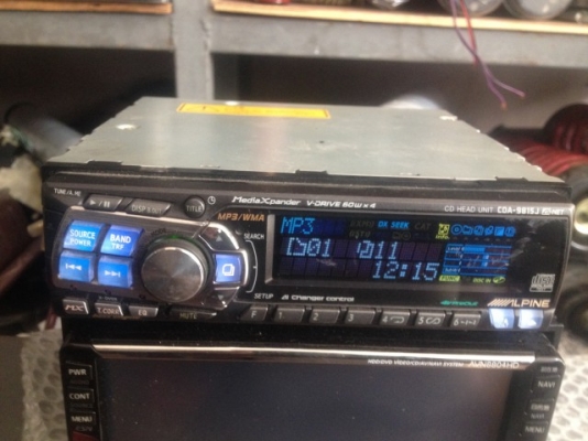 ALPINE CDA 9815 J CD MP3 รุ่นใหญ่ปรีเอ้า3ชุด เก่าญี่ปุ่นสภาพสวยรีโม้ตครบ