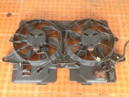 พัดลมไฟฟ้า FORD ESCAPE รีเรครบเก่าญี่ปุ่นสภาพสวยใช้งานได้ปกติ