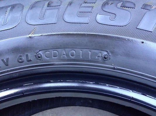 ยาง Bridgstone 205-70-15 ปี 14 ครบชุด 4 เส้น 4000 สภาพสวยๆดอกยางนิ่มๆไม่บวมเอาไปวิ่งกันยาวๆราคาเบาๆค่ะ