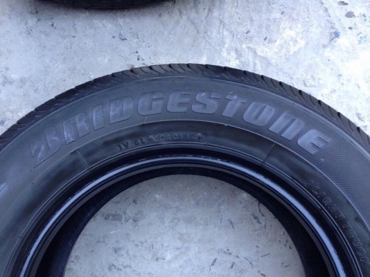 ยาง Bridgstone 205-70-15 ปี 14 ครบชุด 4 เส้น 4000 สภาพสวยๆดอกยางนิ่มๆไม่บวมเอาไปวิ่งกันยาวๆราคาเบาๆค่ะ