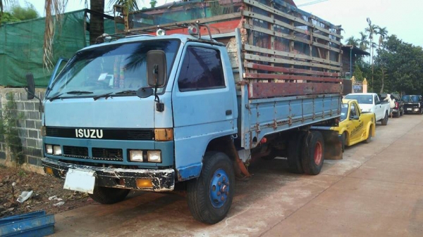 **259,000 บ.ต่อรอง/// 6ล้อบรรทุก ISUZU NPR-100HP ฝาดำ รถประกอบ เครื่อง/เกียร์ เดิม แน่น แรงดี ช่วงล่างใหญ่ Fหน้า-หลัง คัสซีสวยพ.พาวเวอร์ สโลวกลาง หัวยกได้ กระบะคอกไม้ ยาว4.30ม. คอกพอใช้ยาง8.25/16 สภาพ65\% ตามสภาพ พร้อมใช้งาน เล่มทะเบียน ครบ **ขาย ISUZU NPR **259,000 บ.ต่อรอง/// 6ล้อบรรทุก ISUZU NPR-100HP ฝาดำ รถประกอบ เครื่อง/เกียร์ เดิม แน่น แรงดี ช่วงล่างใหญ่ Fหน้า-หลัง คัสซีสวยพ.พาวเวอร์ สโลวกลาง หัวยกได้ กระบะคอกไม้ ยาว4.30ม. คอกพอใช้ยาง8.25/16 สภาพ65\% ตามสภาพ พร้อมใช้งาน เล่มทะเบียน ครบ **ขาย ISUZU NPR