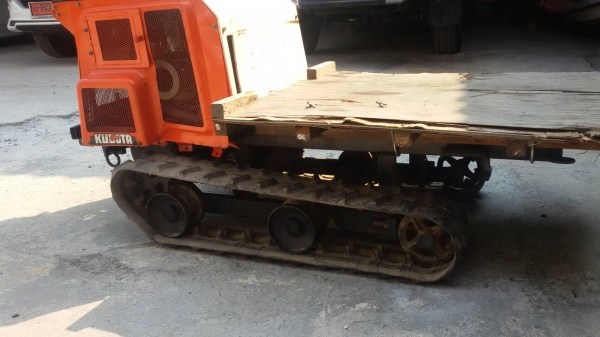 รถบรรทุกตีนตะขาบ KUBOTA  5.5PS