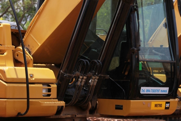 CAT320D 2000 กว่าชั่วโมง ออกป้ายแดงแค่ 17 เดือน สวยใสไร้ที่ติ สนใจติดต่อ 0814283210 CAT320D 2000 กว่าชั่วโมง ออกป้ายแดงแค่ 17 เดือน สวยใสไร้ที่ติ สนใจติดต่อ 0814283210