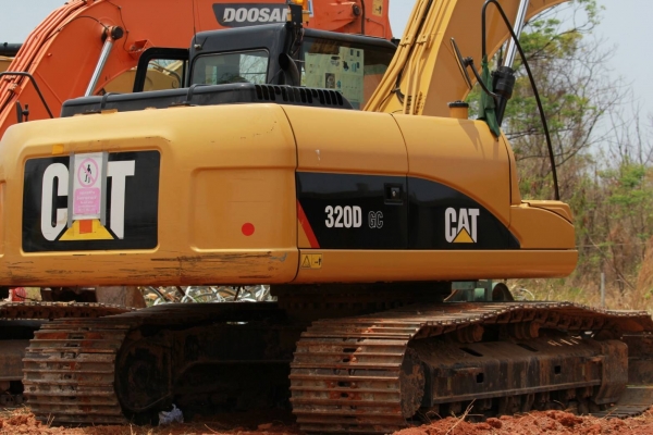 CAT320D 2000 กว่าชั่วโมง ออกป้ายแดงแค่ 17 เดือน สวยใสไร้ที่ติ สนใจติดต่อ 0814283210