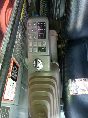 ขายรถแบคโฮ HITACHI EX200-3 ไม่มีเอกสาร ระบบไฟเต็ม แอร์พร้อม ราคา 850000