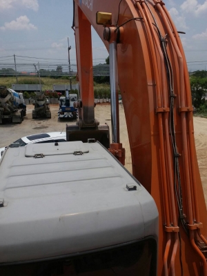 ขายรถแบคโฮ HITACHI EX200-3 ไม่มีเอกสาร ระบบไฟเต็ม แอร์พร้อม ราคา 850000