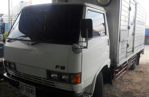 หปรับราคา 295,000บ หกล้อ ฮีโน่ FB112WO4D117 บรรทุกตู้แห้ง ช่วงยาว 4.30ม สภาพดีสวยบางเดิม แอร์เย็นๆ พร้อมใช้งาน ทะเบียนพร้อมโอน