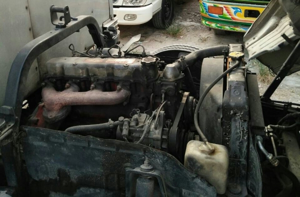 หปรับราคา 295,000บ หกล้อ ฮีโน่ FB112WO4D117 บรรทุกตู้แห้ง ช่วงยาว 4.30ม สภาพดีสวยบางเดิม แอร์เย็นๆ พร้อมใช้งาน ทะเบียนพร้อมโอน