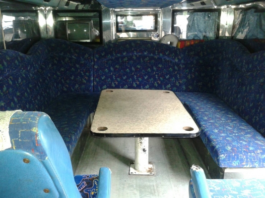 ขายรถบัส6ล้อแอร์ไฟฟ้า750,000บาท id line  yutnatour