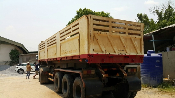 หางดั้มเชมิลูกสามคานปี52 ราคา 550,000บาท มีใครสนใจหาซื้อติดต่อสุขุมตรัง0872836792