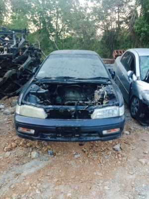 ซากเเอคครอสถอดเเยกอะไหลทุกอย่างทั้งคันสนใจสอบถามมีหลายรุ่นเก๋งเเละกระบะ