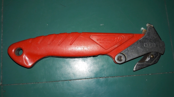 ขายมีดคัตเตอร์Made in Japan.งานเก่ามือสองแบบปากงอ