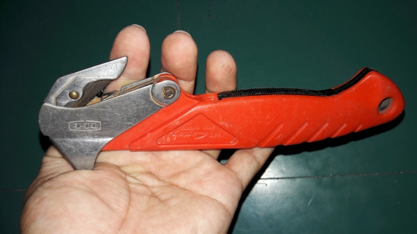 ขายมีดคัตเตอร์Made in Japan.งานเก่ามือสองแบบปากงอ