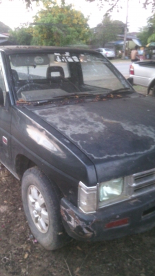 รถกะบะนิสสันบิ็กเอ็ม