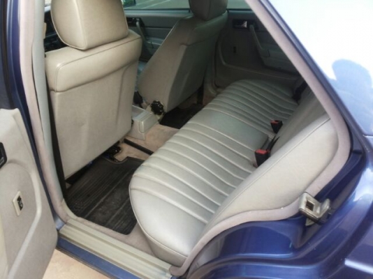 BENZ 190 E แก๊สหัวฉีด เกียร์ ธรรมดา ขับสนุก เครื่องเดิม ทะเบียนพร้อม  ขาย 79,000 บาท