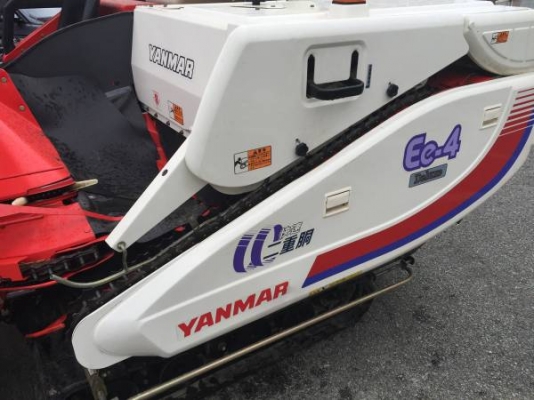 รถเกี่ยวนวดข้าว yanmar ee4 เก่าญี่ปุ่นสภาพดี พร้อมเกี่ยว