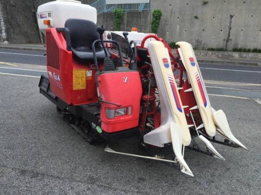 รถเกี่ยวนวดข้าว yanmar ee4 เก่าญี่ปุ่นสภาพดี พร้อมเกี่ยว