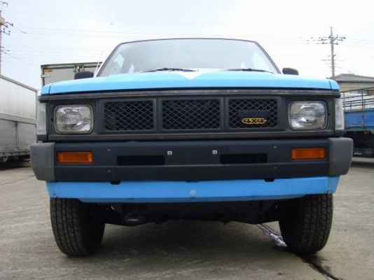 กันชนหน้า Datsun ญี่ปุ่น รุ่นยางมุม ใส่ Big m หน้าหัก y88-92