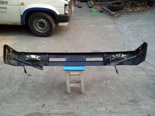 กันชนหน้า Datsun ญี่ปุ่น รุ่นยางมุม ใส่ Big m หน้าหัก y88-92