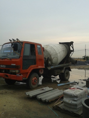 ขายรถหกล้อโม่ปูน ISUZU เครื่อง 195 แรง โม่ 3 คิว รถใช้งานอยู่ ไม่มีทะเบียน