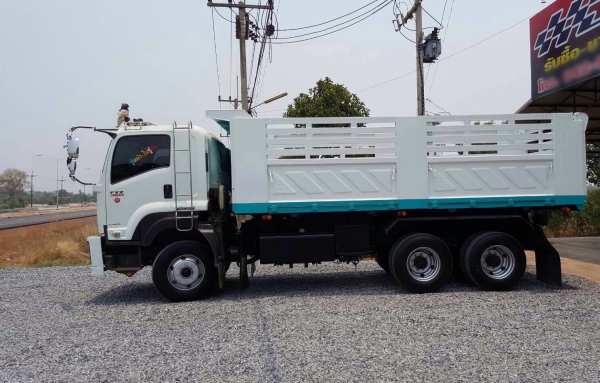 ขายรถบรรทุก ISUZU เครื่อง 360 แรง ปี 55 กระบะดัมพ์สามมิตร พร้อมใช้งาน มีระบบลากพ่วง ราคาขาย 2,400,000 บาท เข้าไฟแนนซ์ 2,100,000 บาท