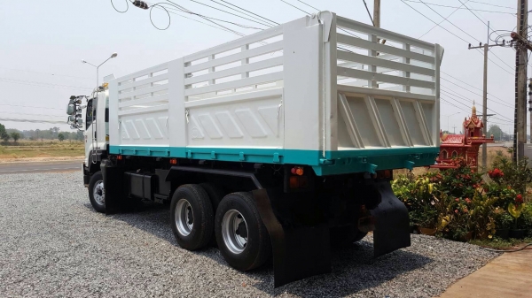 ขายรถบรรทุก ISUZU เครื่อง 360 แรง ปี 55 กระบะดัมพ์สามมิตร พร้อมใช้งาน มีระบบลากพ่วง ราคาขาย 2,400,000 บาท เข้าไฟแนนซ์ 2,100,000 บาท