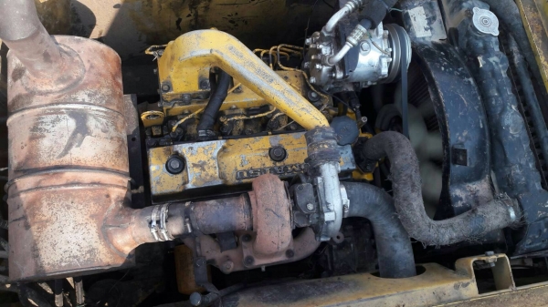 ขายรถแบ็คโฮ Komatsu pc 100-5 เครื่องเดิม ปั๊มเดิม ไฟฟ้าครบ ช่วงล่างดี เอกสารซื้อขาย ราคา 525,000 บาท