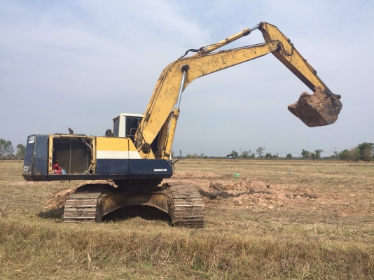 ขายรถแบ็คโฮ Komatsu pc 200-5 คอนโทรลยาว เครื่องเดิม ปั๊มเดิม ไฟฟ้าครบ เอกสารอินวอยซ์