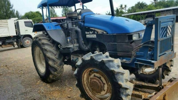 ขายรถไถ NEWHOLLAND TS90 2 เพลา เดิมๆ ตามรุ่น เอกสารเล่มทะเบียน