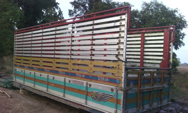 ขายกระบะเนียมรถร่อง SAHAKIT สภาพสวยพร้อมใช้ ติดต่อได้ที่คุณ อ๊อฟ พิจิตร 086-737-9991