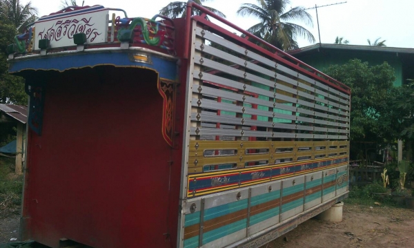 ขายกระบะเนียมรถร่อง SAHAKIT สภาพสวยพร้อมใช้ ติดต่อได้ที่คุณ อ๊อฟ พิจิตร 086-737-9991