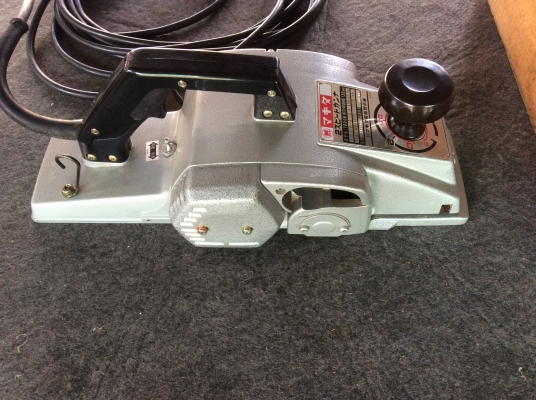 ---กบไฟฟ้า Makita ขนาด 5 นิ้ว--- ---กบไฟฟ้า Makita ขนาด 5 นิ้ว---