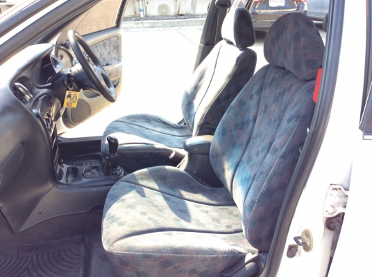 ขายรถ Hyundai New Elantra ไฟปิศาจ ปี96 เครื่องหัวฉีด 1.6 gls เกียร์ธรรมดา ติดแก๊สหัวฉีด เพาเวอร์ กระจกไฟฟ้าทั้งคัน ภายในเบาะเดิมๆสวยสะอาด แอร์หนาว ตัวถังเดิมๆไม่มีชนสีเงามีริ้วรอยนิดหน่อย ยางดี เครื่องแน่น รถขับดีพร้อมใช้เลยครับ ภาษีไม่ขาด ขายถูกครับ