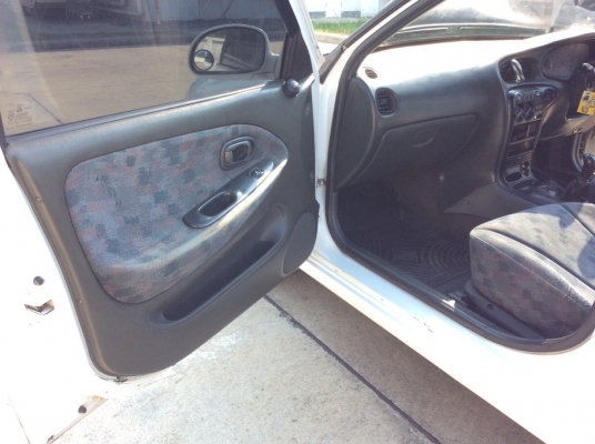 ขายรถ Hyundai New Elantra ไฟปิศาจ ปี96 เครื่องหัวฉีด 1.6 gls เกียร์ธรรมดา ติดแก๊สหัวฉีด เพาเวอร์ กระจกไฟฟ้าทั้งคัน ภายในเบาะเดิมๆสวยสะอาด แอร์หนาว ตัวถังเดิมๆไม่มีชนสีเงามีริ้วรอยนิดหน่อย ยางดี เครื่องแน่น รถขับดีพร้อมใช้เลยครับ ภาษีไม่ขาด ขายถูกครับ