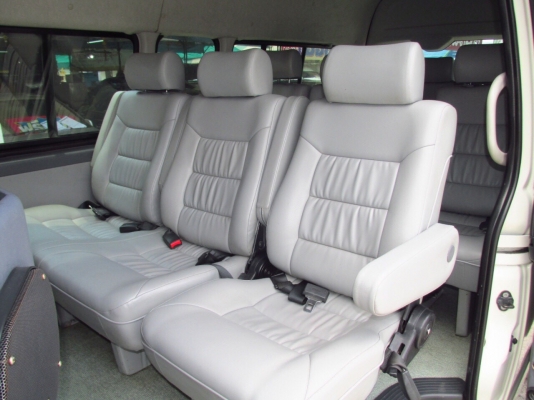 TOYOTA HIACE COMMUTER 2.5D4D เกียร์ MT ปี 2012 โทร 098-919-0195 ดาวค่ะ