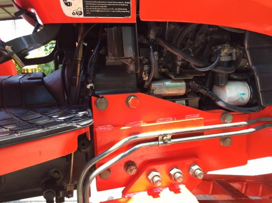 ขายรถไถ Kubota M7040 (4WD) พร้อมดันหน้า ผานบุกเบิกช้าง รถพร้อมใช้งานครับ