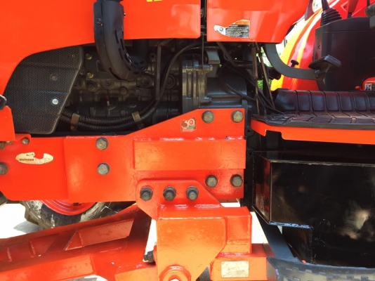 ขายรถไถ Kubota M7040 (4WD) พร้อมดันหน้า ผานบุกเบิกช้าง รถพร้อมใช้งานครับ