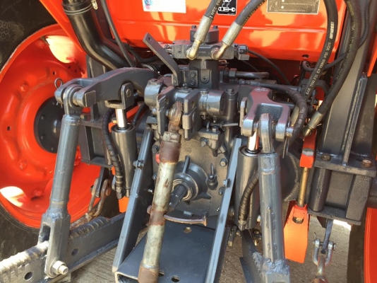 ขายรถไถ Kubota M7040 (4WD) พร้อมดันหน้า ผานบุกเบิกช้าง รถพร้อมใช้งานครับ